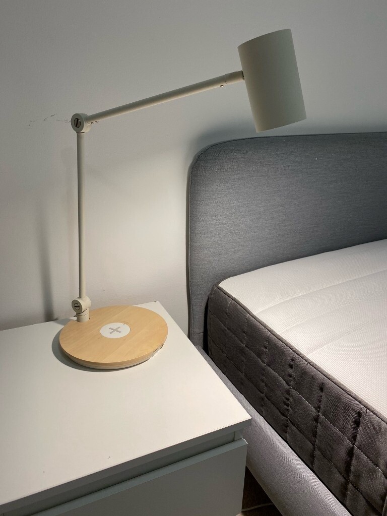riggad led work lamp w wireless charging